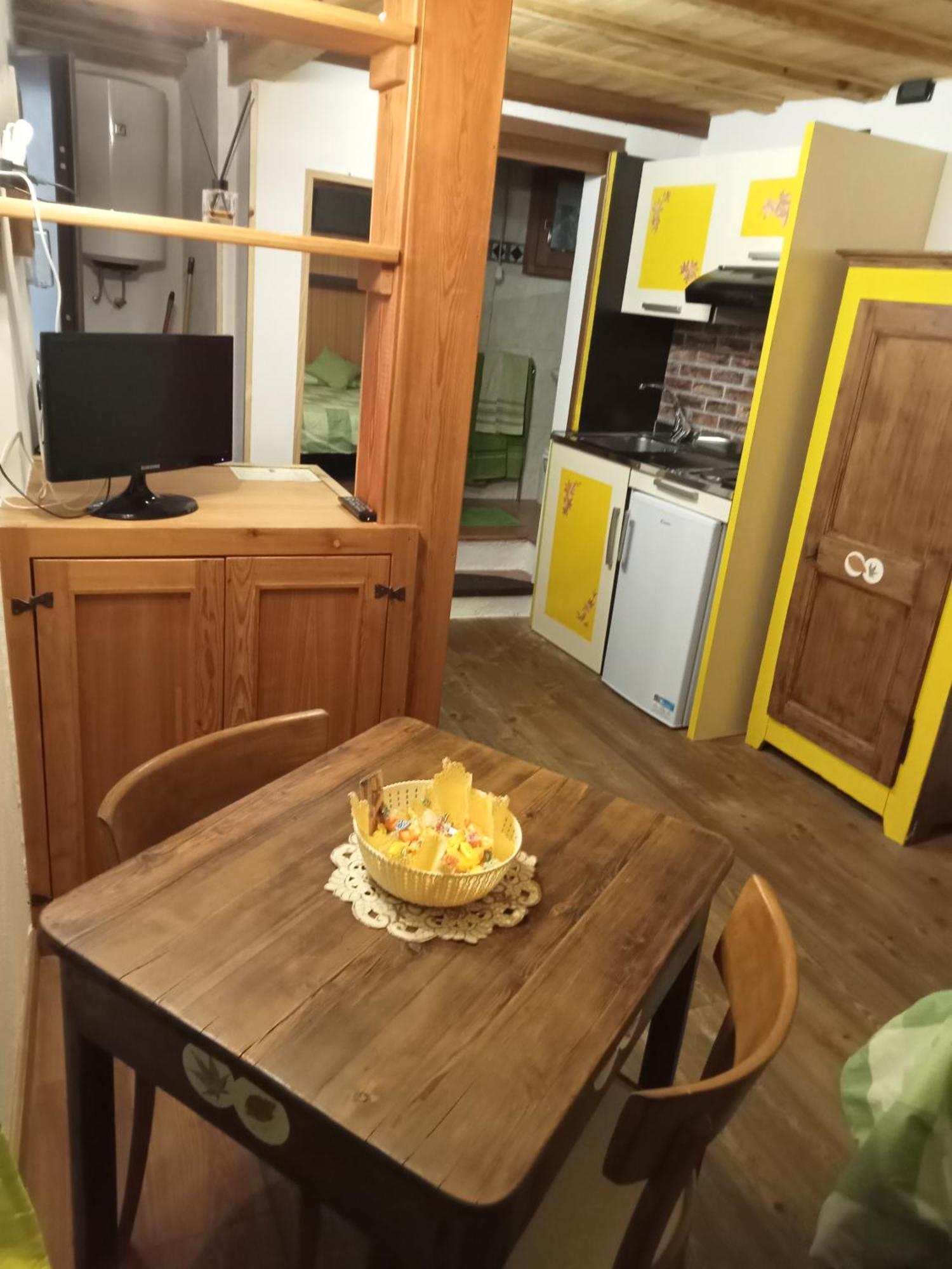 Domy Central Studio Аоста Екстериор снимка